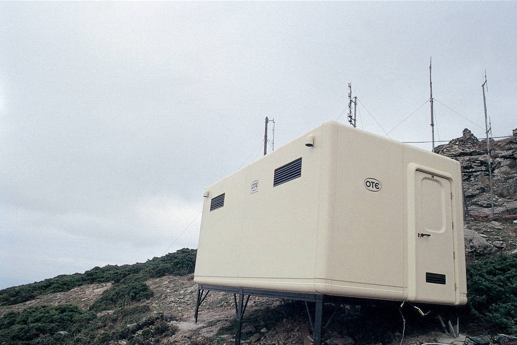 Κλωβοί Τηλεπικοινωνιών)