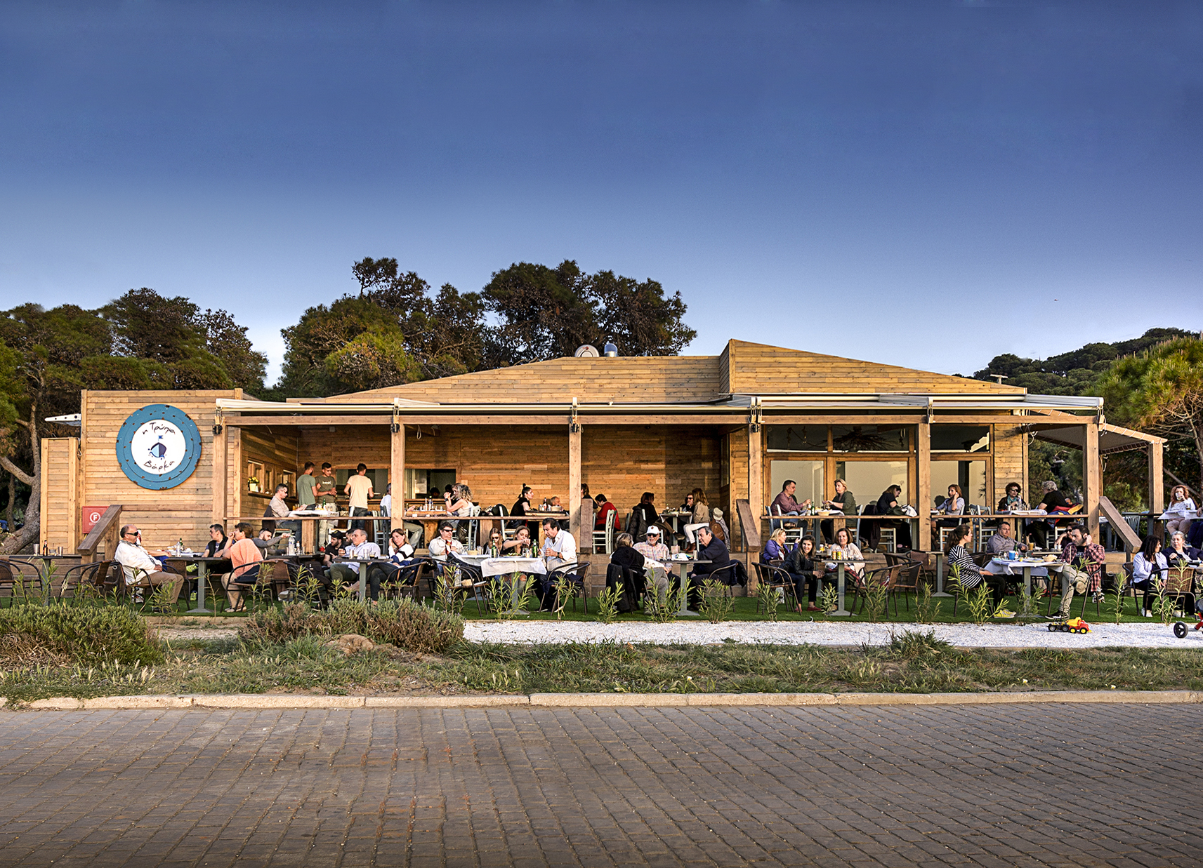 Χώροι Εστιάσης σε Παραλία της Αττικής)