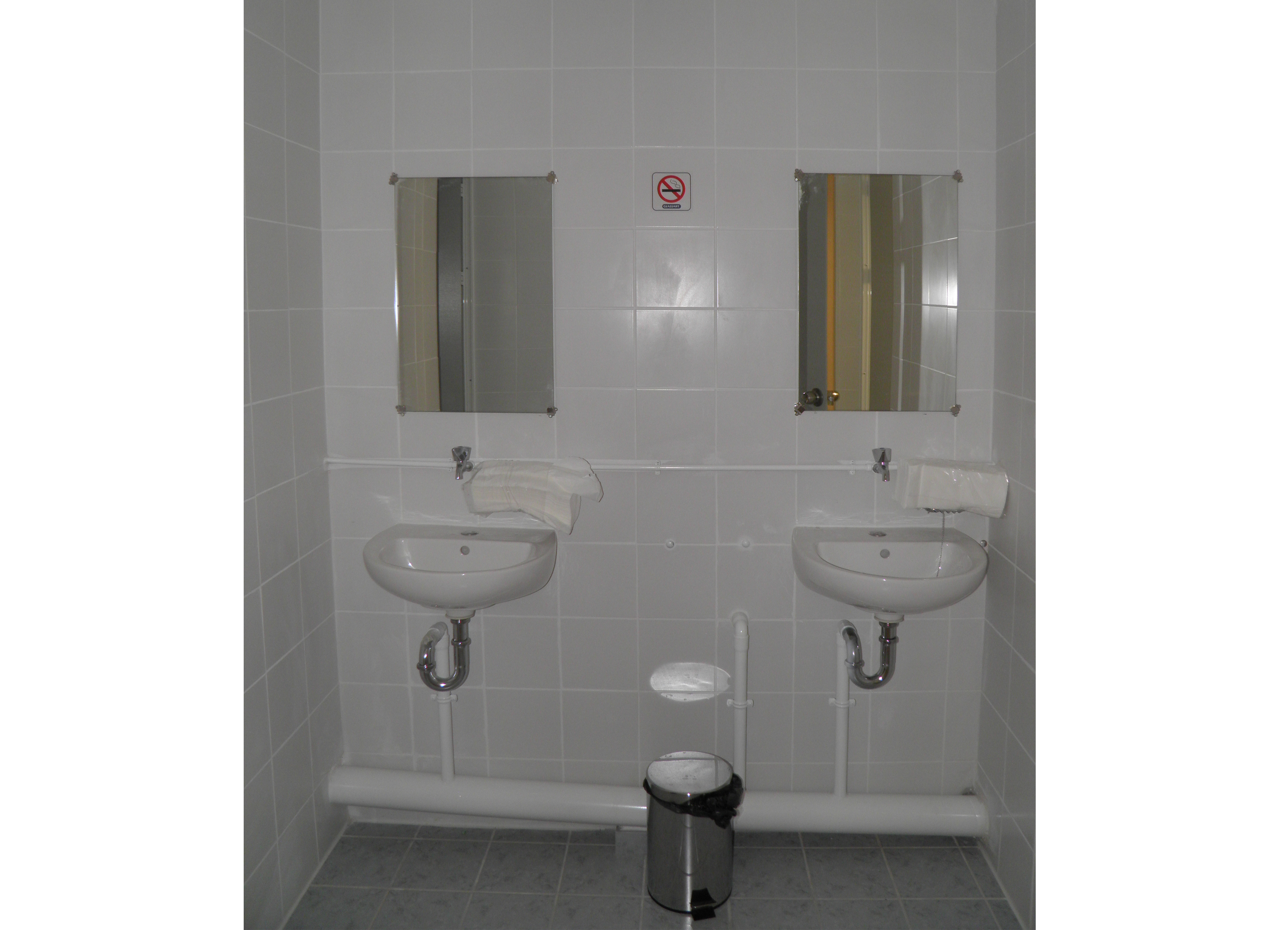 Γραφεία Εξυπηρέτησης Κοινού, Εγκαταστάσεις Υπηρεσίας Ασύλου)